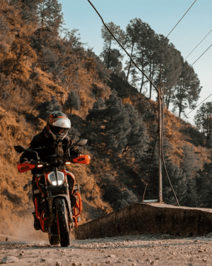 trail ktm sur les chemins